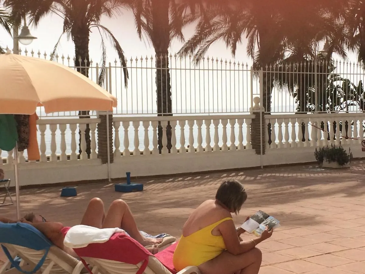 Una Gran Experiencia En La Costa Del Sol, A Pie De Playa Algarrobo Costa Spanien